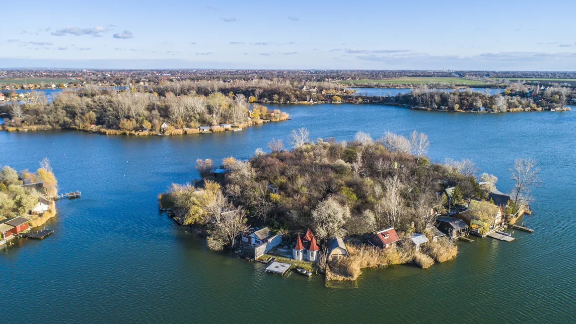 szigetszentmiklos kavicsbanya maldiv budapest csodalatosmagyarorszag november dronfoto2