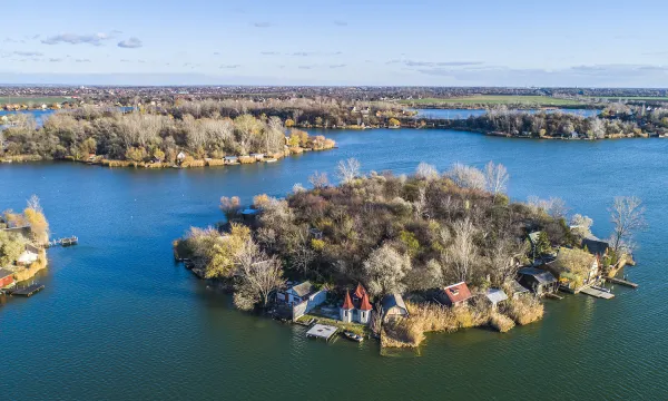 szigetszentmiklos kavicsbanya maldiv budapest csodalatosmagyarorszag november dronfoto2