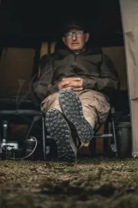 Korda Drykore Trainer Dark Kamo – 43 – 25K Vízálló Cipő