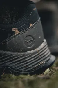 Korda Drykore Trainer Dark Kamo – 43 – 25K Vízálló Cipő