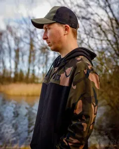 Fox Camo Kapucnis Pulóver Méret: 2XL - Fox LW Black/Camou Split Zip Hoody