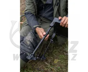 Korum Free Standing Side Tray – Sokoldalú Hordozható Asztal