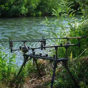 Carp Academy Deluxe Rod Pod + 2db Ajándék Bottartó Fej