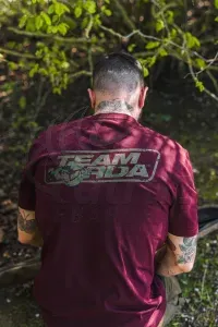 Korda TK Digi Kamo Tee Burgundy – 2XL – Bordó Horgász Póló