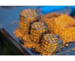 Preston Flow Mesh Medium 60g – Feeder Kosár Mély Vízre