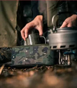 Trakker Vízparti Teázó Kávézó Szett - Trakker KNXC Camo Brew Kit Kempingtáska