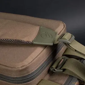 Korda Compac Framed Carryall Small - Kicsi Korda Horgász Táska Beépített Asztallal