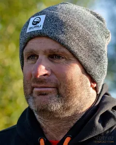 Guru Grey Patch Beanie - Guru Téli Sapka