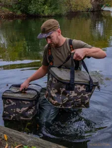 Fox Aquos Camo Vízálló Táska - 40 Liter