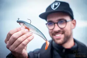 Fox Rage Zander Pro 10cm UV Natural Roach - Fox Rage Gumihal