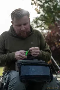 Korda Compac 140 Tackle Pouch Dark Camo - Korda Táska