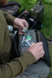 Korda Compac 140 Tackle Pouch Dark Camo - Korda Táska